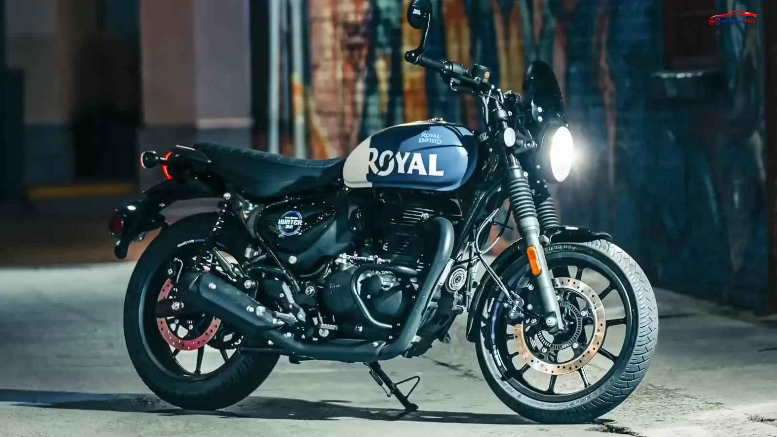 Royal Enfield Hunter 350 roadster motorcycle front view